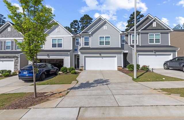 Stylish & Central Townhome in the Heart of Raleigh