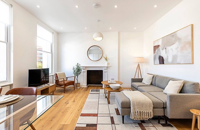 Stylish Chelsea Escape with Private Outdoor Oasis!