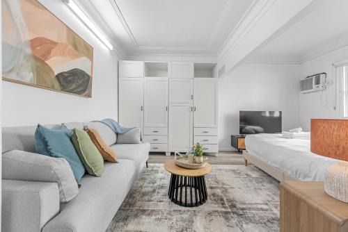 Stylish City Centre Studio - Short walk to Hosp