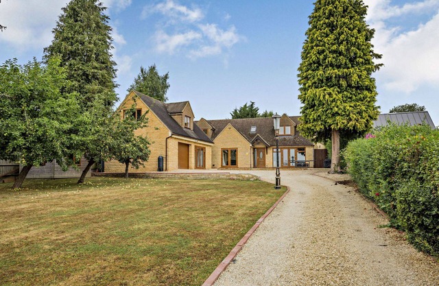 Stylish Cotswold holiday cottage with a superb garden - Windrush, Salford