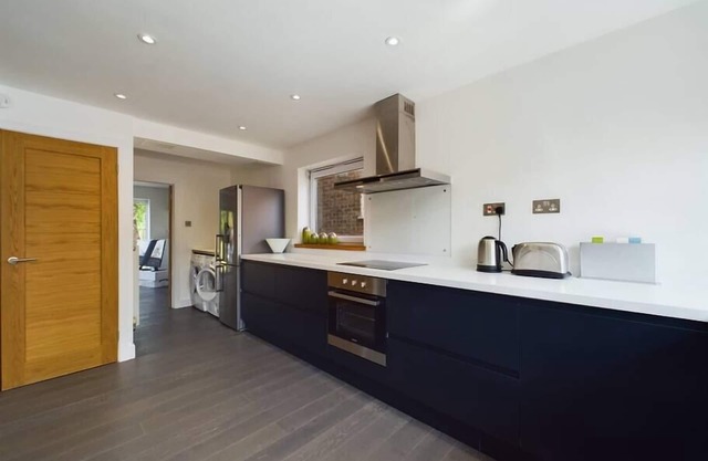 Stylish | Cotswold | Parking | Peaceful | Garden