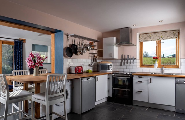Stylish cottage for 4 in the Brecon Beacons