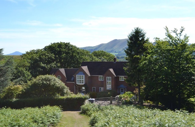 Stylish country house with spectacular views in the Shropshire Hills AONB