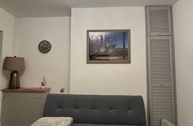 Stylish & Cozy 2-Bed Entire Home in Belfast City with WiFi