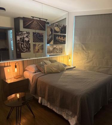 Stylish & Cozy Central Studio