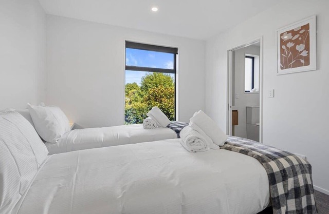 Stylish Devonport 2 Bedroom