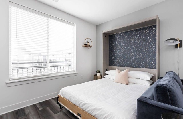 Stylish Downtown Studio by CozySuites
