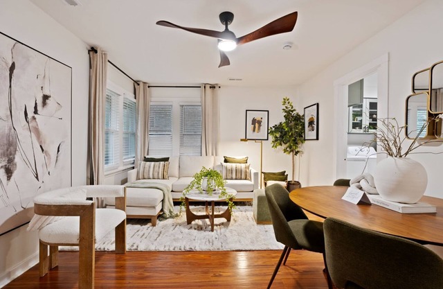 Stylish Evanston Retreat Near NU & Lakefront