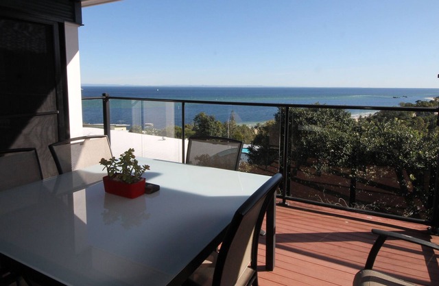 Stylish holiday house with spa and amazing views