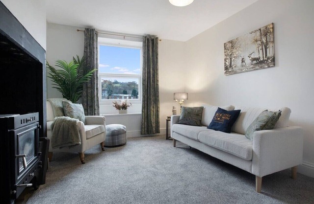 Stylish Home near St. Johns Chapel, Sleeps 6