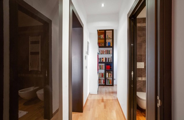 Stylish House with Hot Tub, Movies & Books