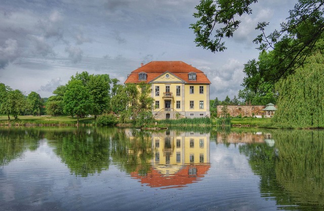 Stylish living in the castle