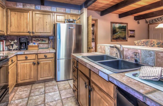 Stylish Lodge Condo with BBQ, Loft & A/C