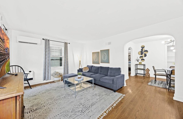 Stylish Louisville Apt Near Downtown & Parking