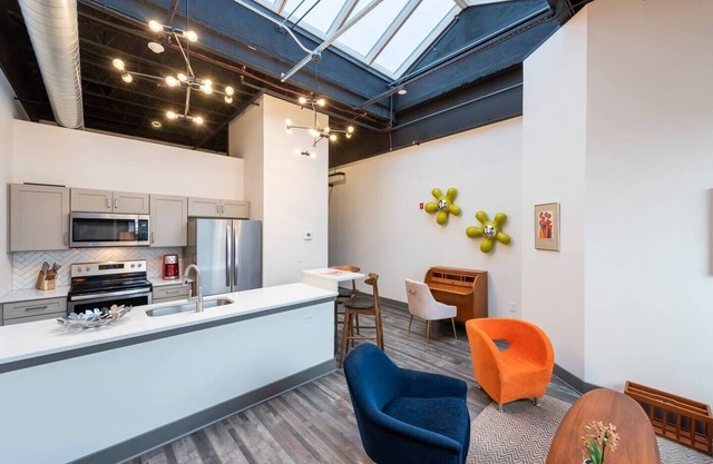 Stylish Mid-Century Modern Executive Apartment
