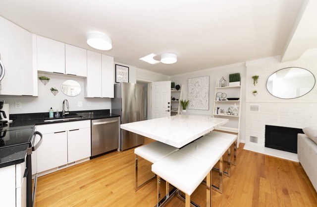 Stylish Midcentury Ranch Pet-Friendly Home Just 1.5 Miles from Navy Stadium One-Level Living
