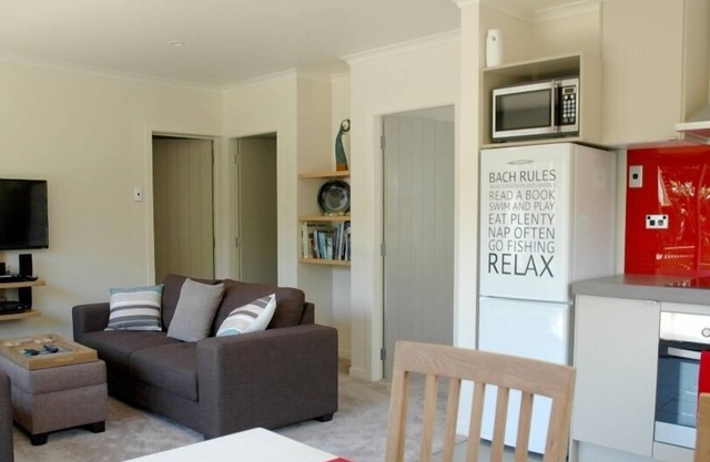 Stylish + Modern - Lake Okareka