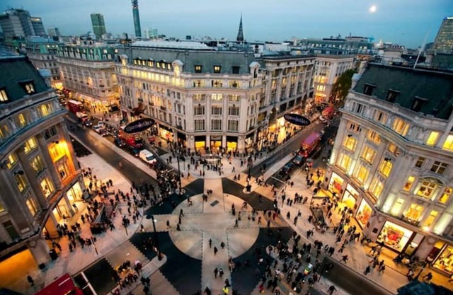 Stylish & Modern Oxford Street Flat | 2BR 2BA