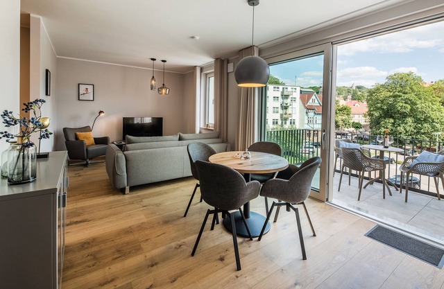 stylish, modern "SelectSuite" with balcony, central old town
