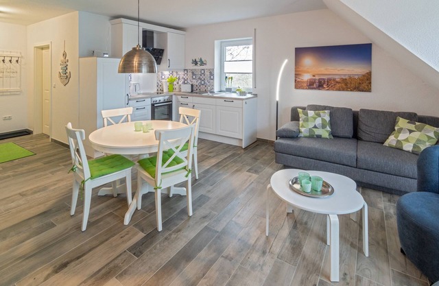 Stylish new-build top floor apartment with air conditioning and far-reaching views