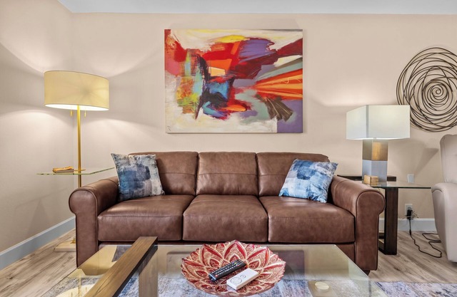 Stylish Old Town Scottsdale Condo| Pool| Wifi