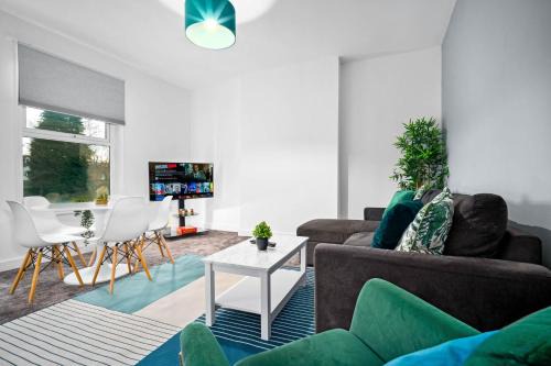 Stylish One Bedroom - Fast WiFi - Netflix - On Street Parking 2BR