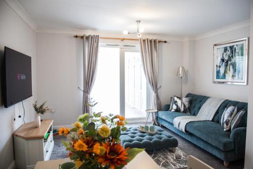 Stylish quaint home hosted by ESONGRACE Stays in Stoke-on-Trent - Perfect for Families - Contractors - Holiday makers - Emergency Housing - Professionals