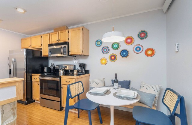 Stylish Retreat by Gondola & Main Street, Needle Rock 3