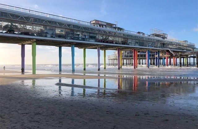 Stylish Seaside Haven w/E-Bike Rental, Onsite Dining & local attractions nearby!