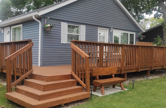 Stylish South Beach Cottage –Netflix, Barbeque, WiFi & Outdoor Fire Pit