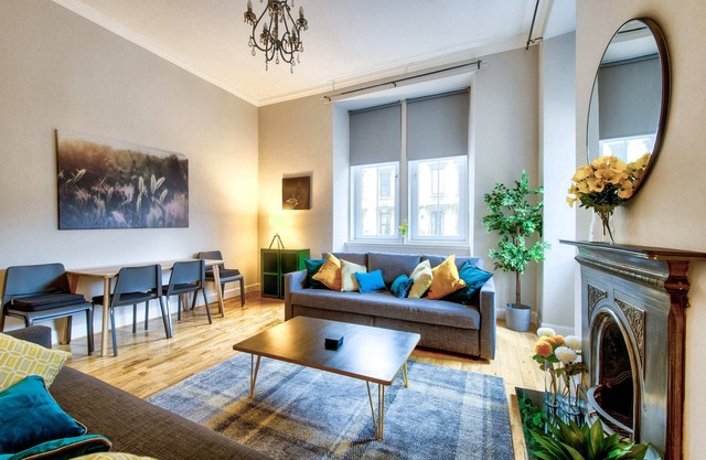 Stylish & Spacious 3 Bedroom Apt in Finnieston, West End