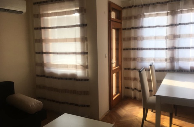 Stylish spacious flat near centre
