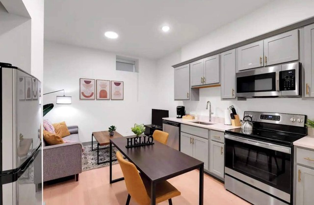 Stylish Studio w/Free Parking | Medical District