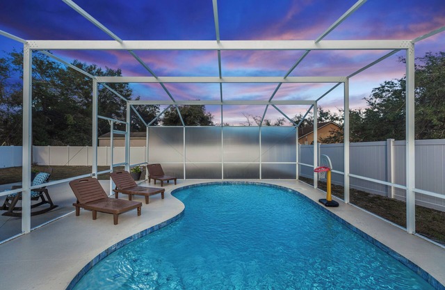 Stylish Stunning & Cozy Heated Pool Home