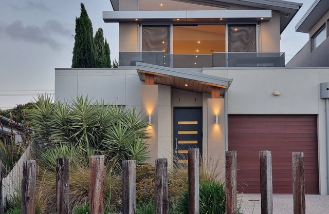 Stylish townhouse in prime location Dromana