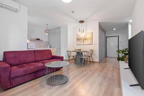 Stylish Urban apartment-Garden&Parking&AC