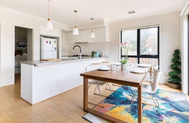 Stylish villa for 2+ in point cook Melbourne