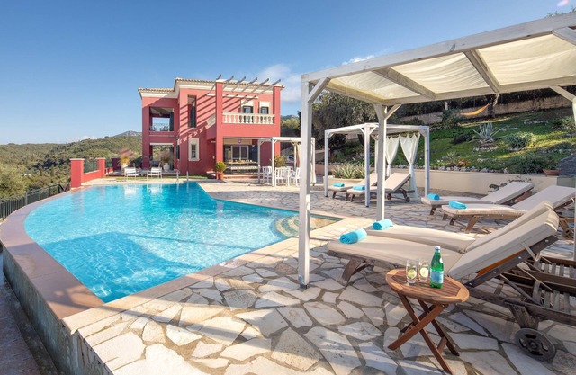 Stylish villa, Regina Rossa with heated pool and stunning panoramic sea views