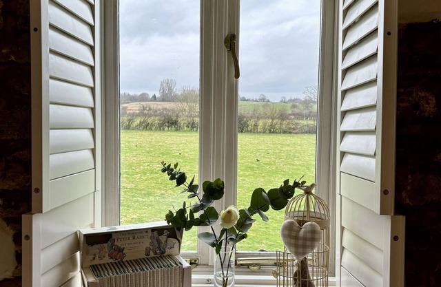 Stylish Wiltshire Country Cottage Retreat with Garden