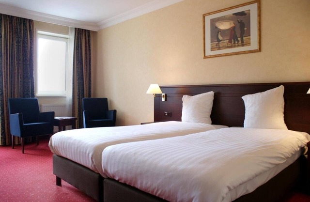 Stylish Zeeland Stay – Near Sluis’ Best Cafés, Canal Views & Shopping