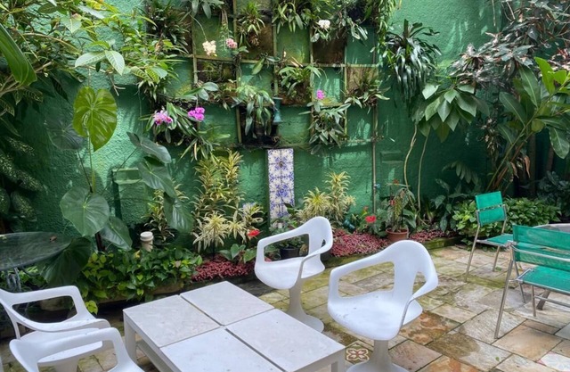 Suíte em ap. Tipo Casa no Leblon