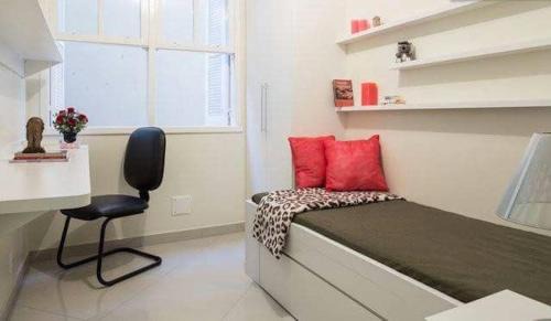 Suítes e Quartos na Avenida Carlos Gomes não tem garagem
