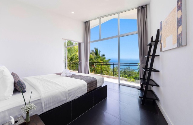 Suan Kuchamudee Group Getaway: 11 BR Seaview Villa Retreat