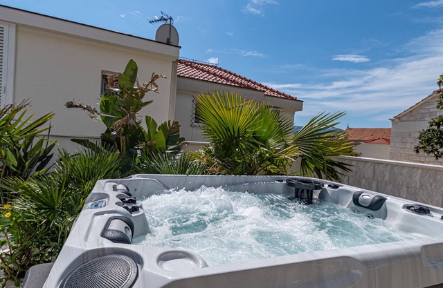Suartini Jacuzzi Apartment