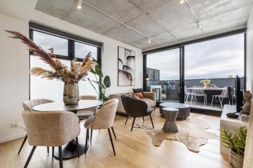 Suave Condo in Trendy PrahranSteps to Greville St