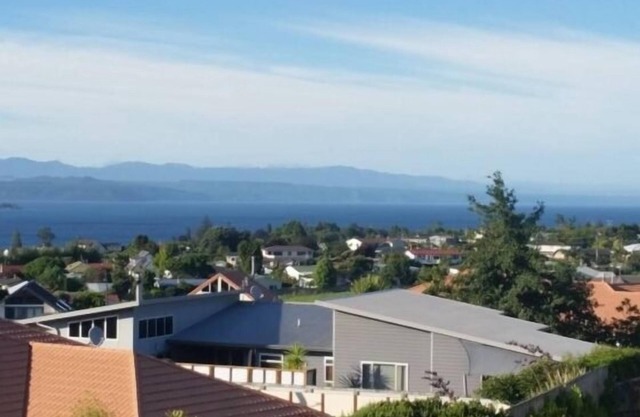 Substantial space and lake views in modern Taupo Home