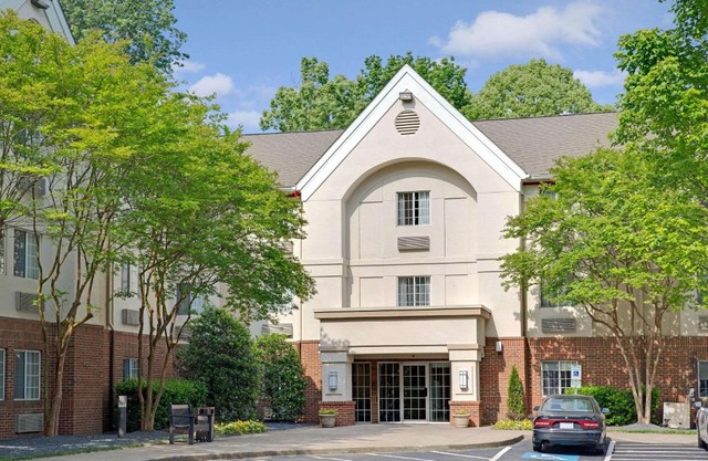 Suburban Studios Charlotte - Executive Park