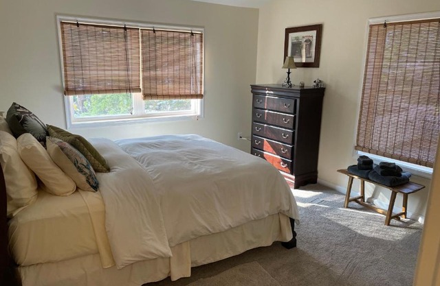 Suburbana Garden - Guest Room
