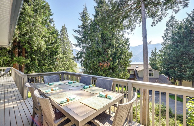 Sudden Valley Home ~ 1 Block to Lake Whatcom!