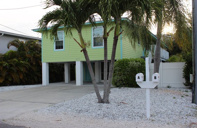SUGAR REEF "A" Just Steps from the Gulf!